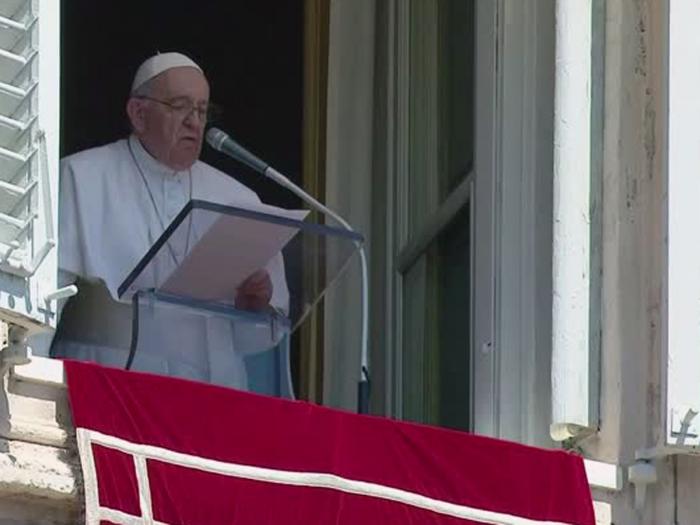 Papa Francisco no Angelus: Reacenda a chama da fé 