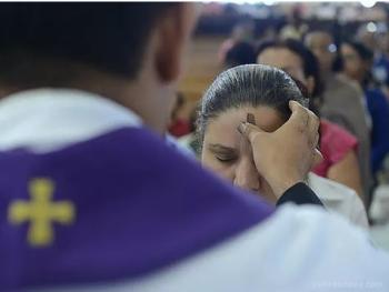 Papa: as cinzas recordam-nos a esperança a que somos chamados